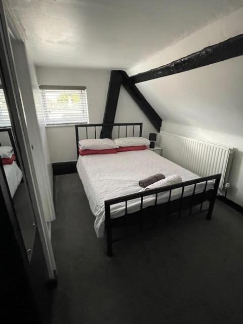 The White Hart Inn Twickenham Room photo